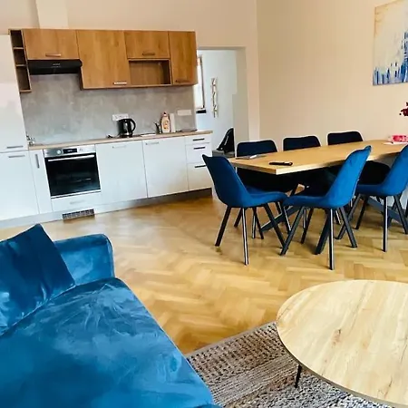 C.5 V Bankovnim Dome Apartment *