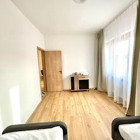 Apartment C.5 V Bankovnim Dome *