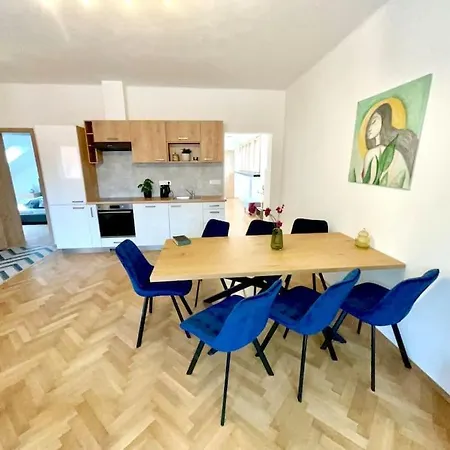 Apartment C.5 V Bankovnim Dome *